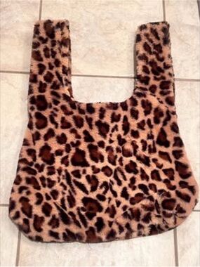 Faux Fur Leopard Print Tote Bag in Brown